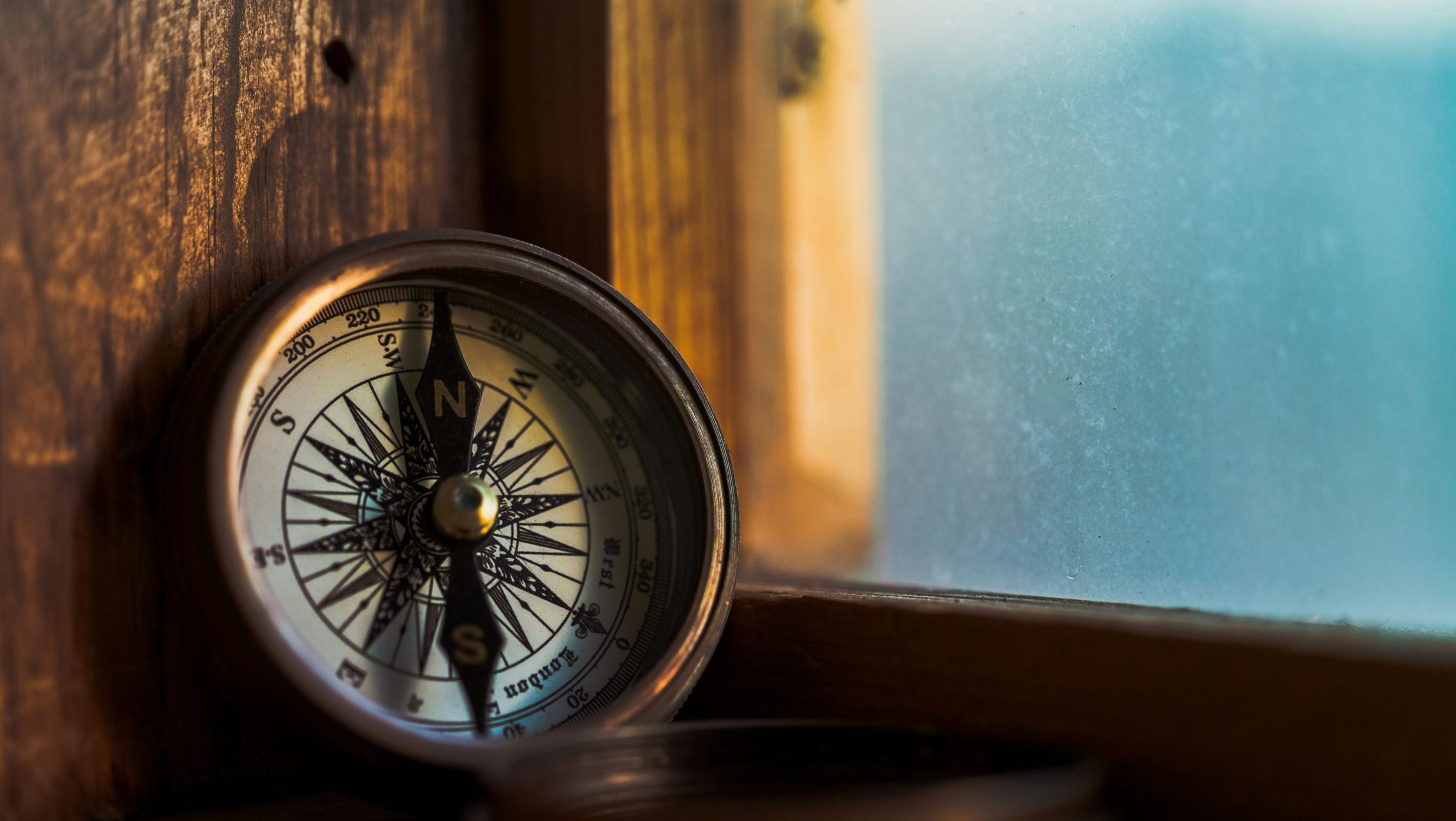 Velanord start compass in window