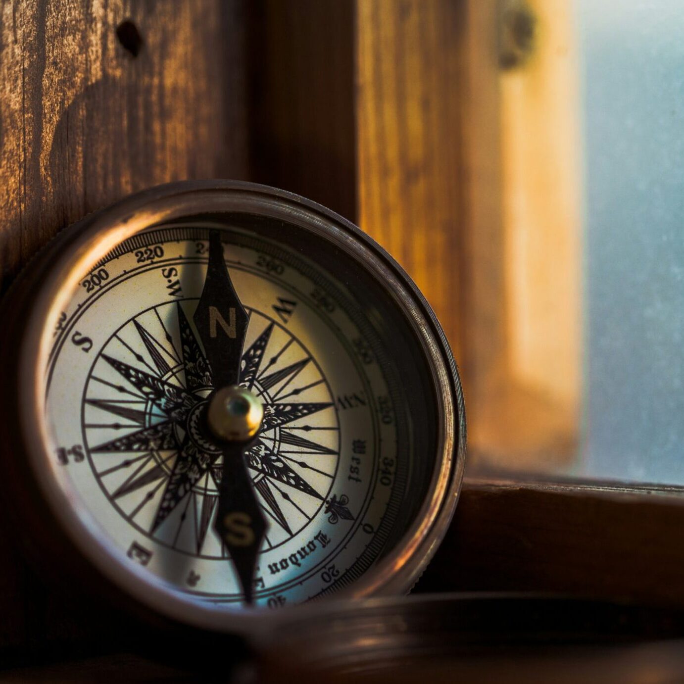 Velanord start compass window